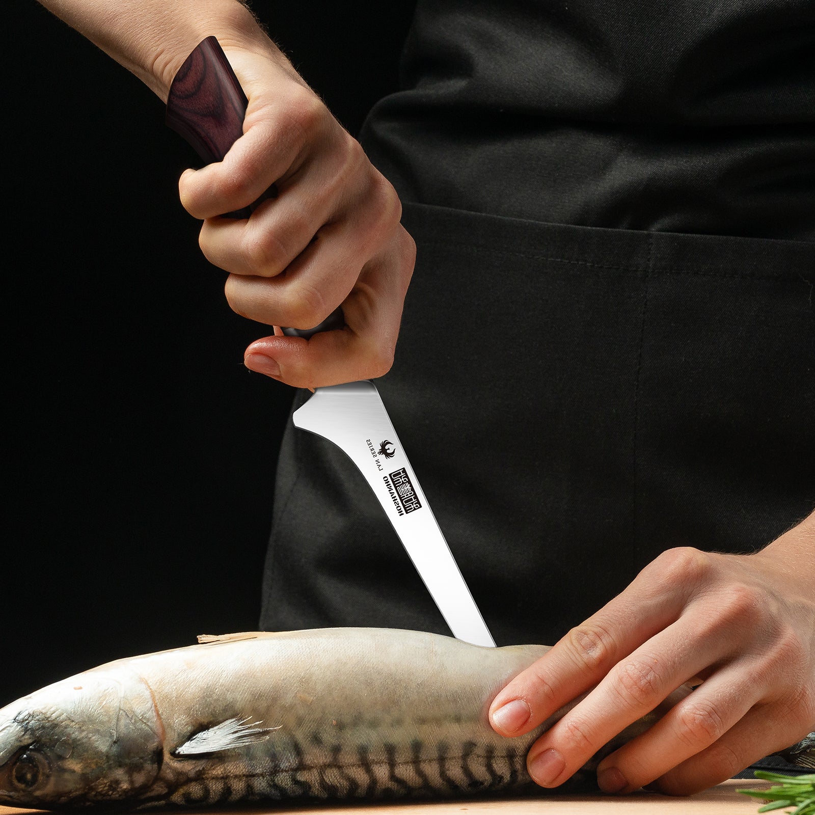Cuchillo fileteador de 7 pulgadas: cuchillo japonés para deshuesar de acero inoxidable con alto contenido de carbono y mango de madera. 